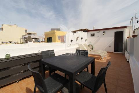 Moradia tradicional t2, remodelada na baixa de olhão