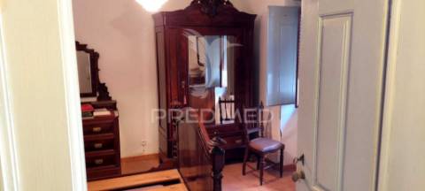 Moradia t3, no centro da vila de cuba para remodelação total