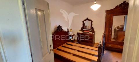 Moradia t3, no centro da vila de cuba para remodelação total