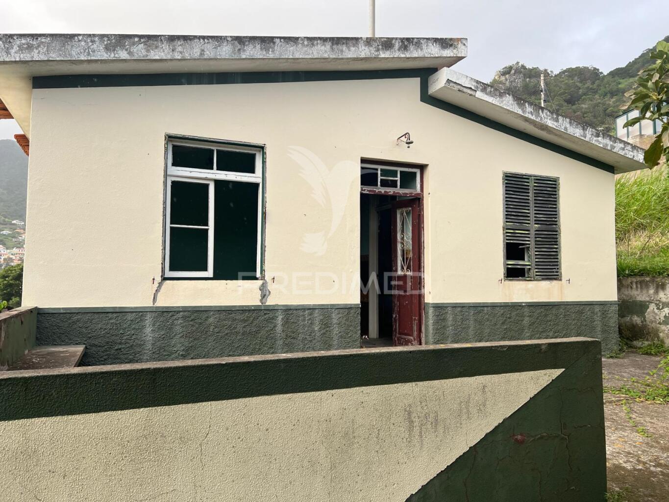 Moradia t3  em machico - ilha da madeira