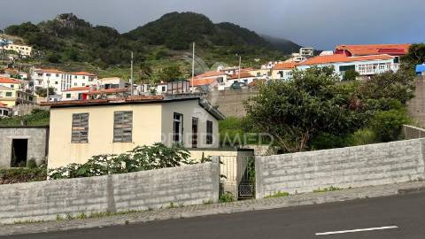 Moradia t3  em machico - ilha da madeira
