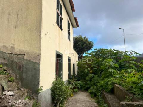 Moradia t3  em machico - ilha da madeira