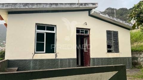 Moradia t3  em machico - ilha da madeira