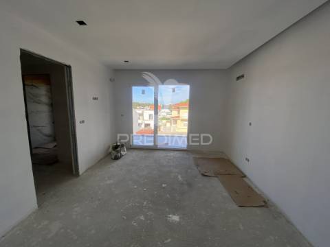 Moradia t4 geminada na carcereira