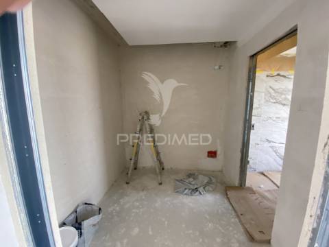 Moradia t4 geminada na carcereira