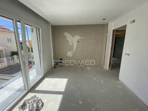 Moradia t4 geminada na carcereira