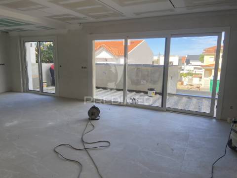 Moradia t4 geminada na carcereira