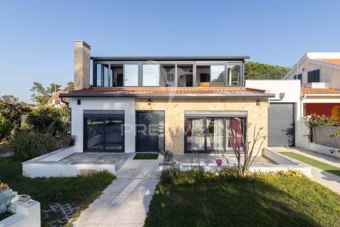 Moradia isolada térrea com aproveitamento de sótão e piscina  em sesimbra