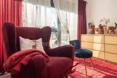 Moradia isolada térrea com aproveitamento de sótão e piscina  em sesimbra