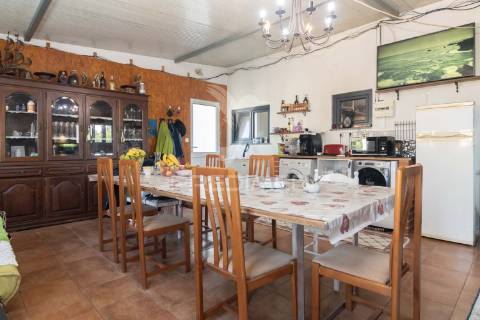 Moradia isolada térrea com aproveitamento de sótão e piscina  em sesimbra