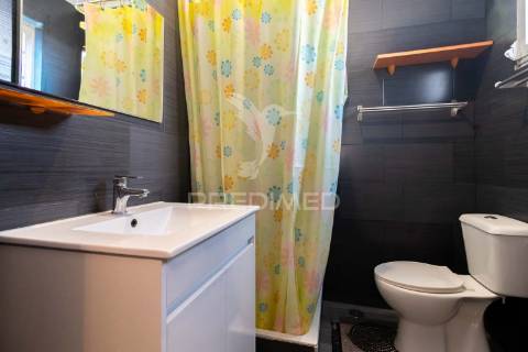 Moradia isolada térrea com aproveitamento de sótão e piscina  em sesimbra