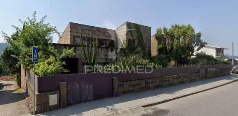 Moradia isolada > v4 com piscina  zona premium de azurém – guimarães