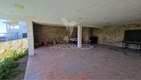 Moradia isolada > v4 com piscina  zona premium de azurém – guimarães