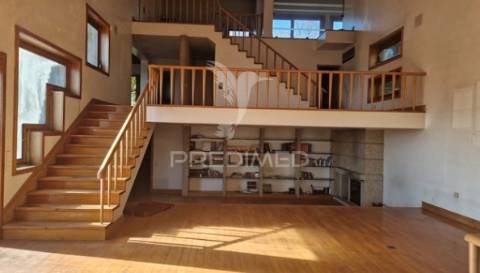 Moradia isolada > v4 com piscina  zona premium de azurém – guimarães