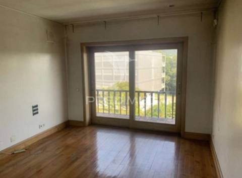 Moradia isolada > v4 com piscina  zona premium de azurém – guimarães