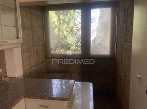 Moradia isolada > v4 com piscina  zona premium de azurém – guimarães