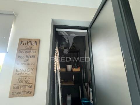 Apartamento t2+1 mobilado – arrendamento anual em olhão