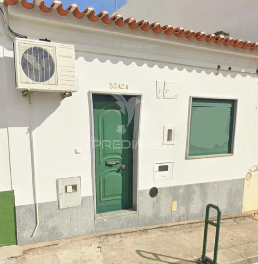 Moradia rc com quintal