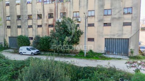 Armazém para venda – lago, amares (241 m²)