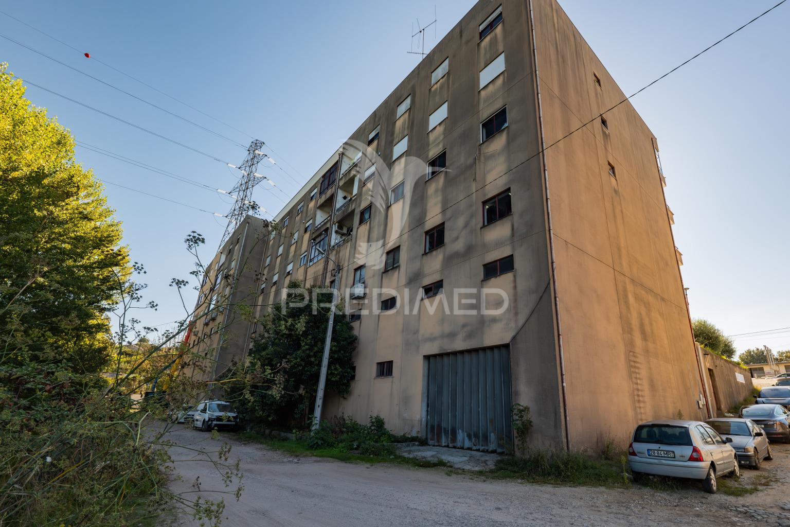 Armazém para venda – lago, amares (241 m²)