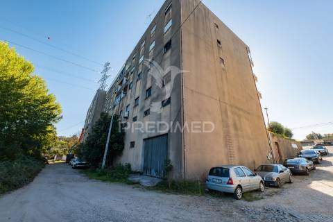 Armazém para venda – lago, amares (241 m²)