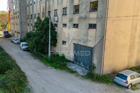 Armazém para venda – lago, amares (241 m²)