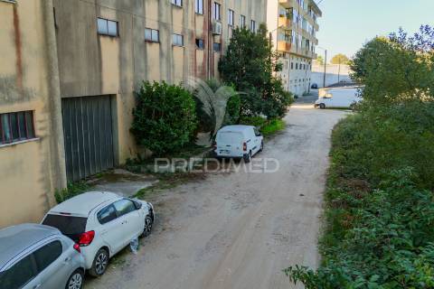Armazém para venda – lago, amares (241 m²)