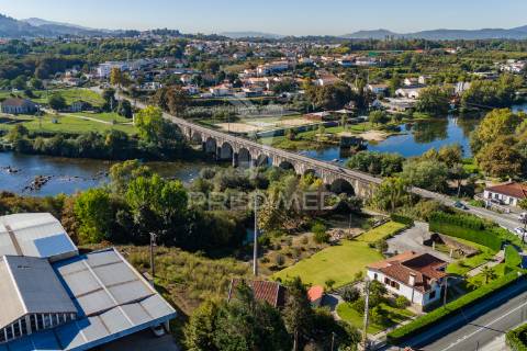 Armazém para venda – lago, amares (241 m²)