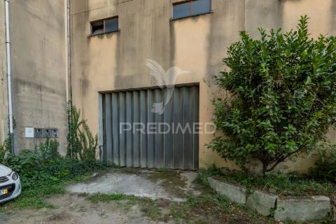 Armazéns para venda – lago, amares (369 m²)