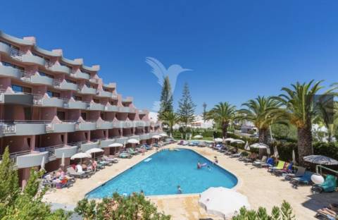 Apartamento t0 com terraço e vista piscina – luna club oceano, albufeira