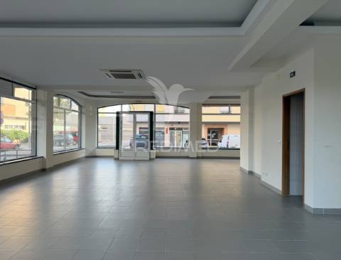 Loja para arrendamento