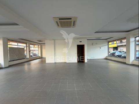 Loja para arrendamento