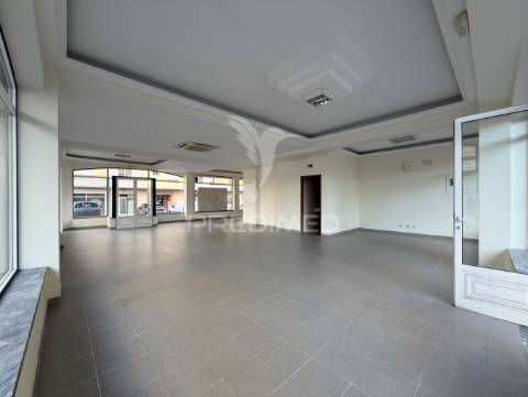 Loja para arrendamento