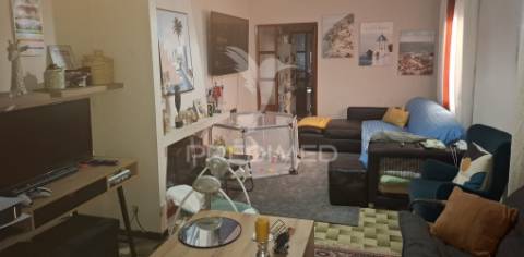 Moradia t2 com garagem e terreno em alpiarça, santarém.