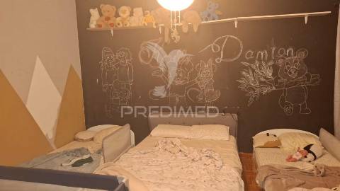 Moradia t2 com garagem e terreno em alpiarça, santarém.