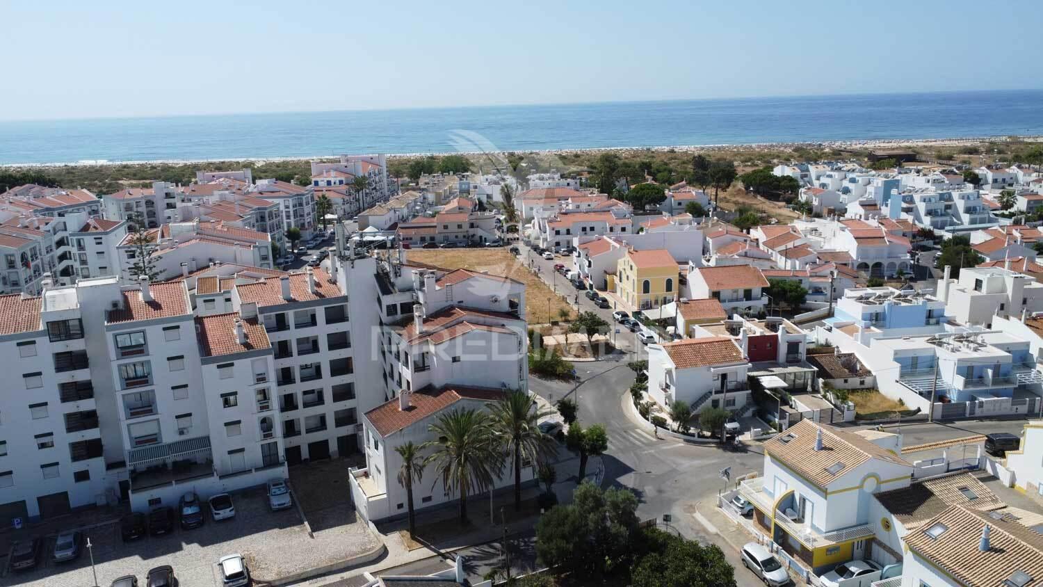 Apartamento t1 em manta rota com vista mar, perto da praia