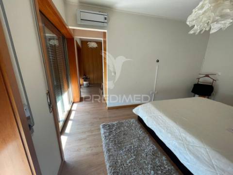 Penthouse duplex t1+1 no centro histórico praia do furadouro – vista mar