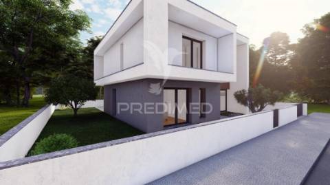 Moradia t4 independente na aoreira