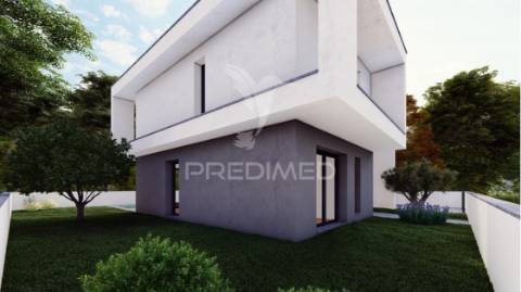 Moradia t4 independente na aoreira