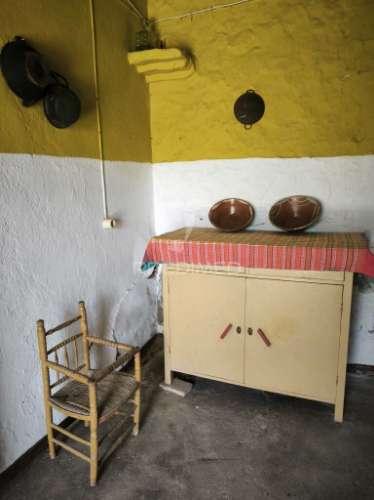 Casa tipicamente alentejana (para restaurar) com 2 quartos