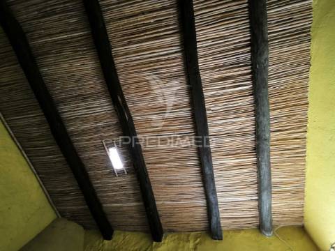 Casa tipicamente alentejana (para restaurar) com 2 quartos