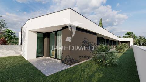 Lote de terreno 670m2 (junto escola primaria de barco)