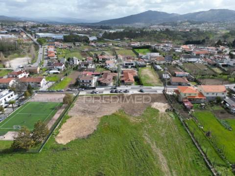 Lote de terreno 670m2 (junto escola primaria de barco)
