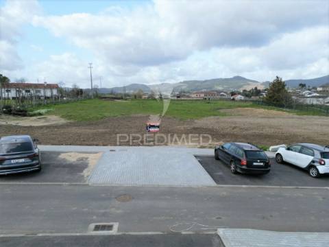 Lote de terreno 670m2 (junto escola primaria de barco)