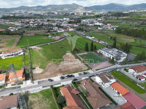 Lote de terreno 670m2 (junto escola primaria de barco)