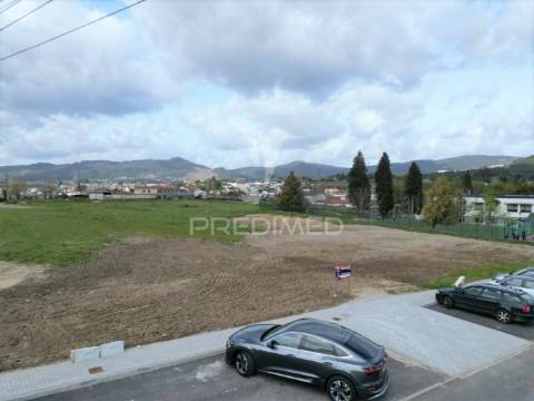 Lote de terreno 670m2 (junto escola primaria de barco)