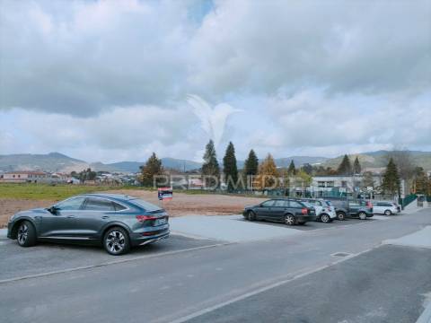 Lote de terreno 670m2 (junto escola primaria de barco)