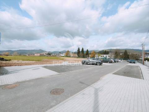 Lote de terreno 670m2 (junto escola primaria de barco)