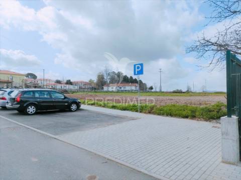 Lote de terreno 670m2 (junto escola primaria de barco)