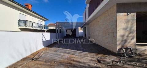 Moradia t4 em palmeira